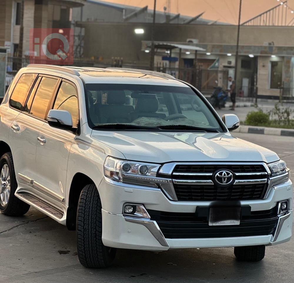 تۆیۆتا لاند کروزەر